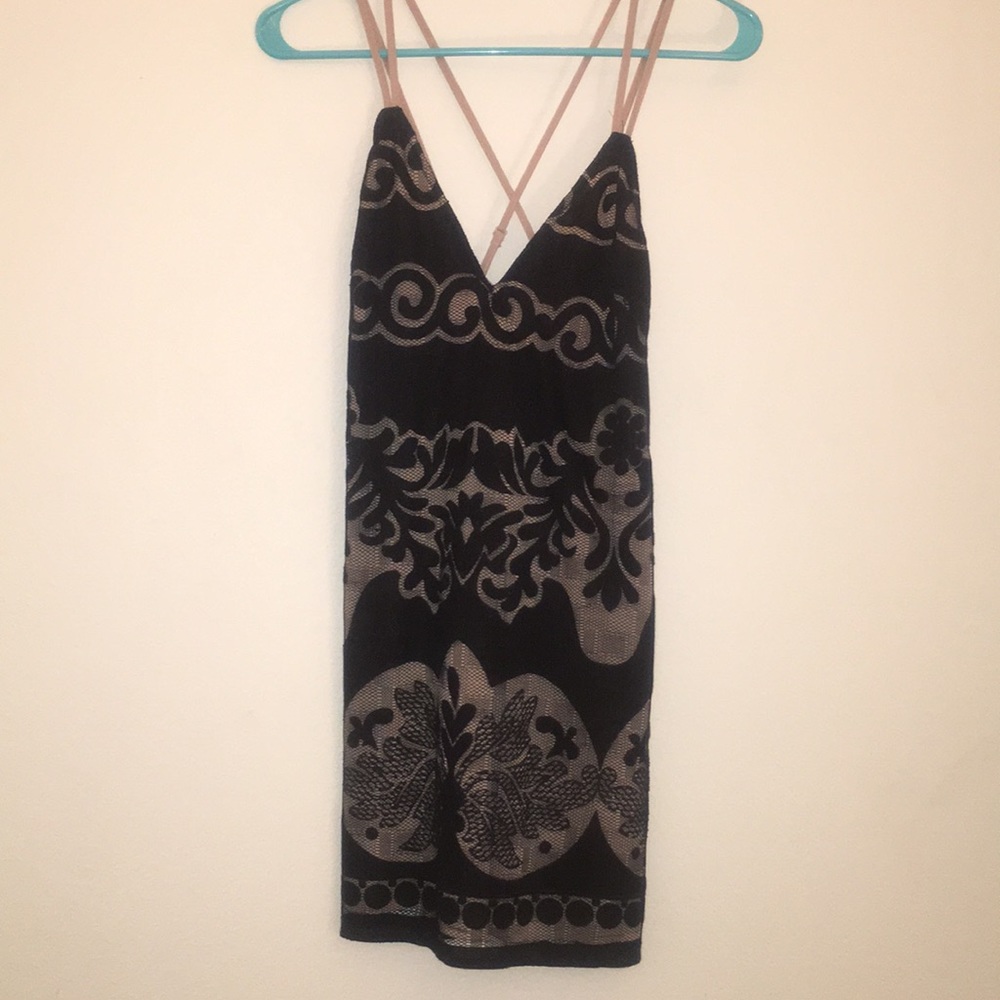 Tobi lace shift dress